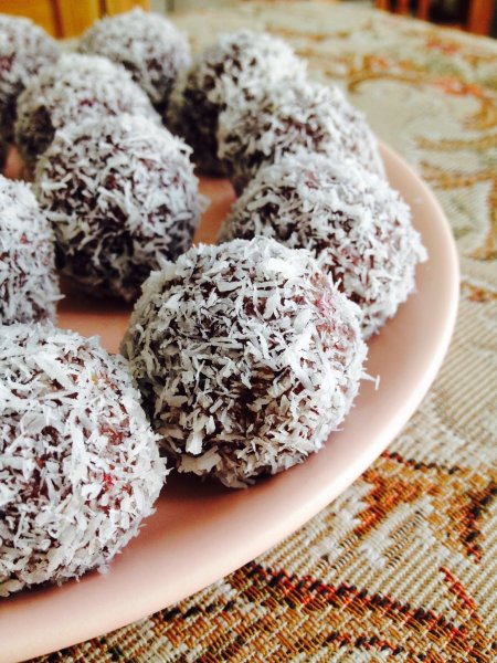 MM KÓKUSZGOLYO_ALLO_1